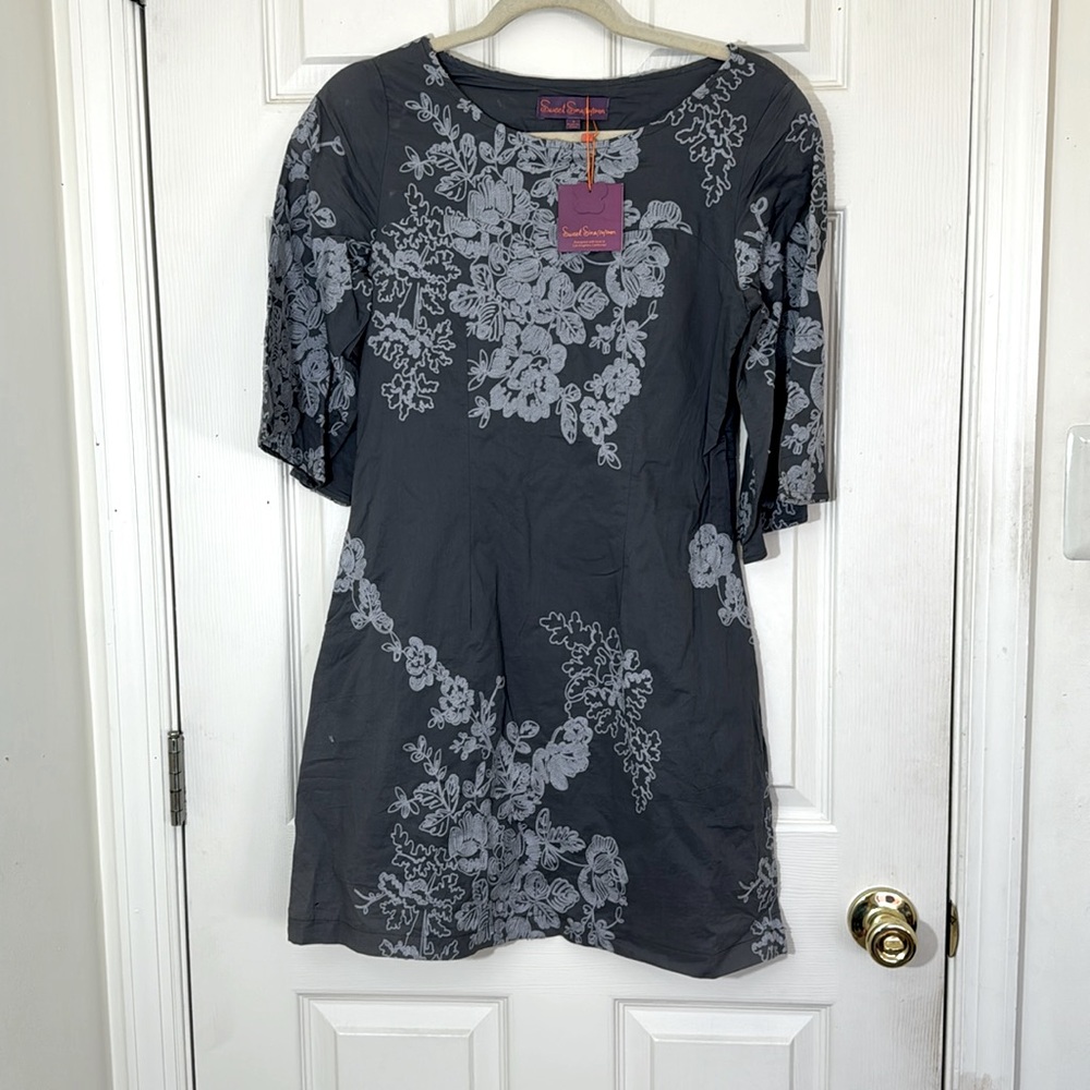NWT 100% Cotton Embroidered Gray Tunic Top Size Small